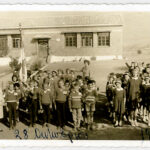 Δημοτικό Σχολείο Βρυσιών – 1965 – Παρέλαση 28ης Οκτωβρίου